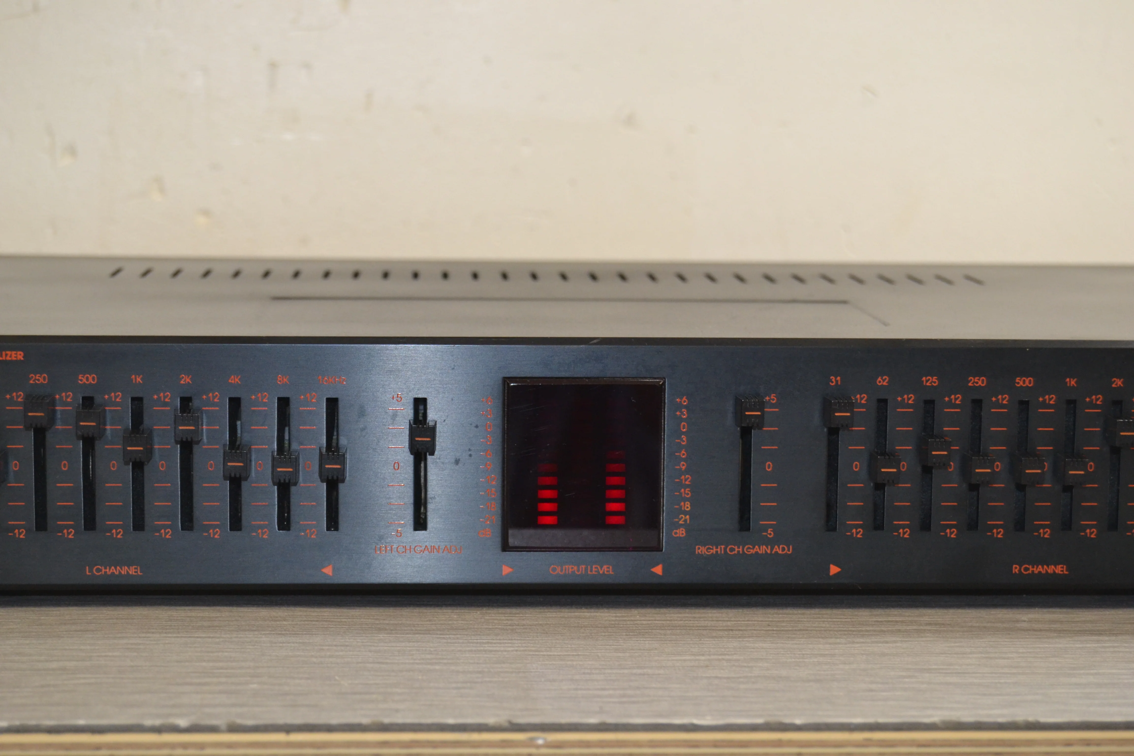 Vintage Coustic HEQ-7005 10-Band Audio Frequency Equalizer - Image 3