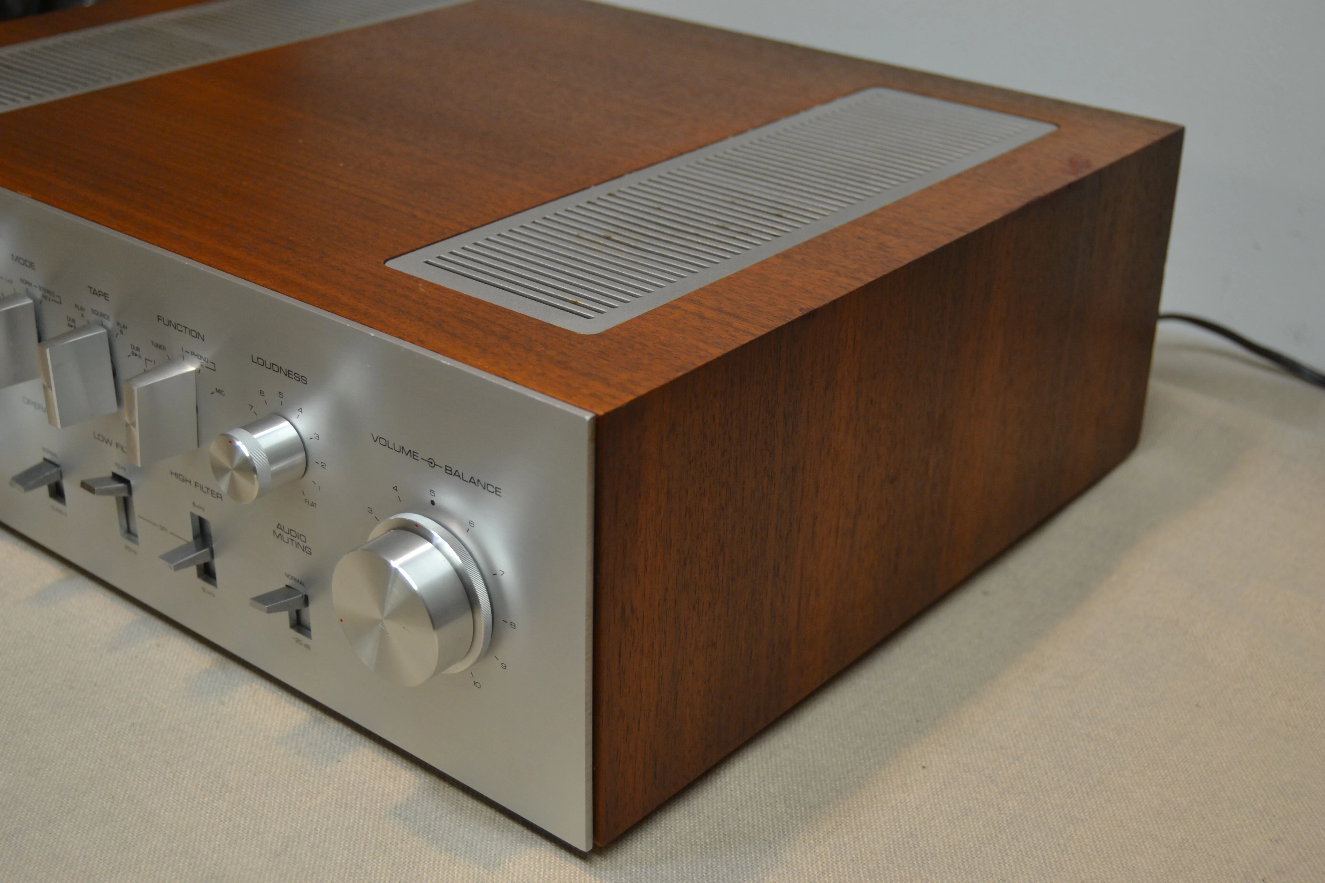 Yamaha CA-1000 Stereo Integrated Amplifier * 70W RMS * 1974 - Image 5