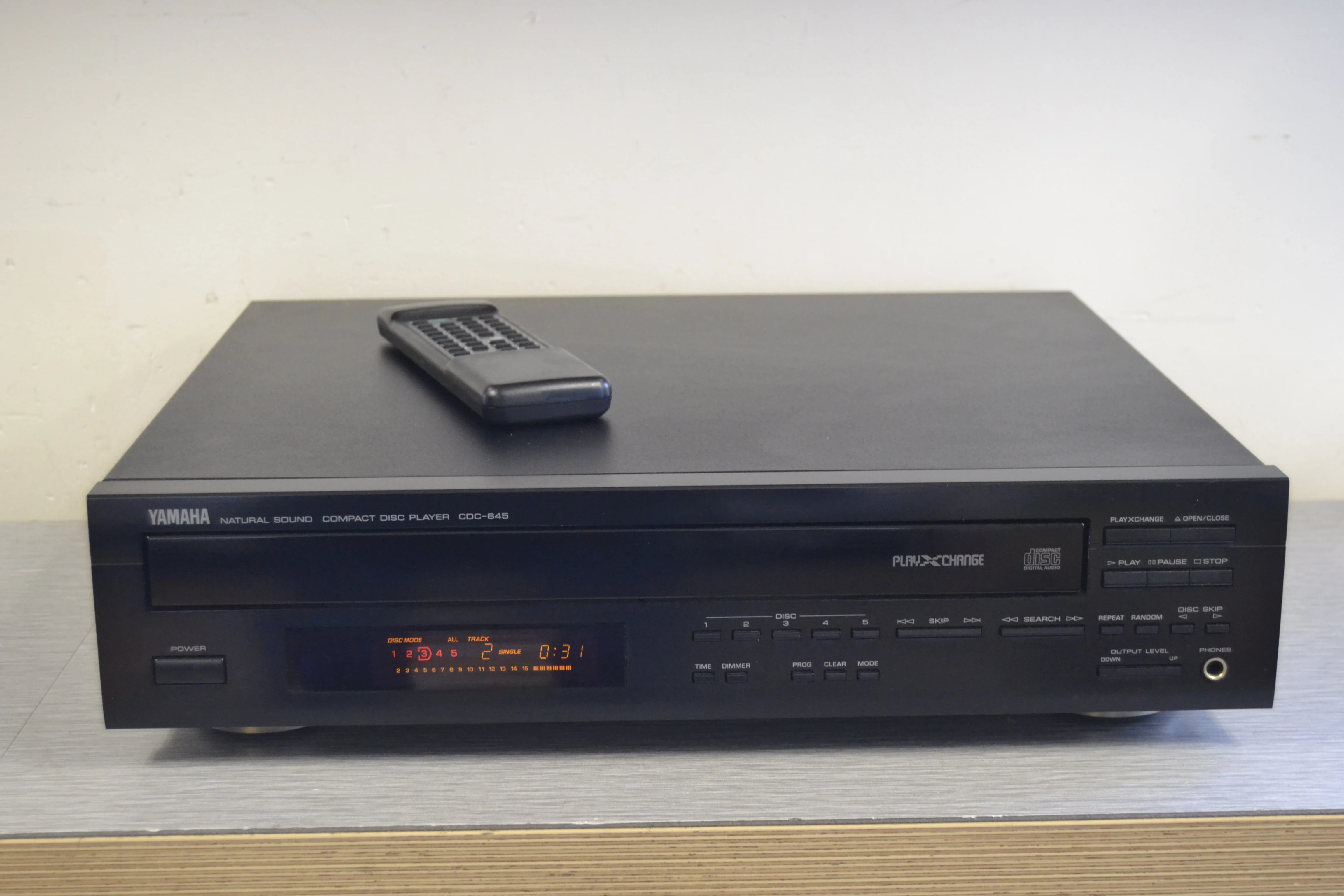 Yamaha CDC-645 CD Changer with Remote Control