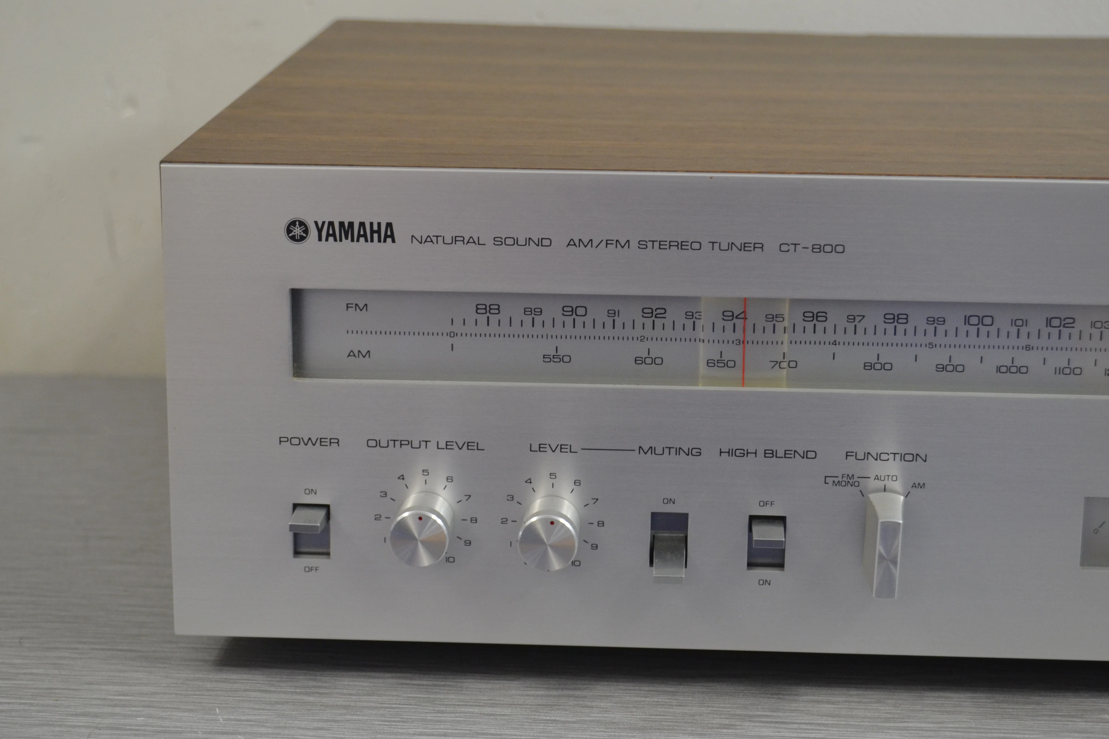 Yamaha CT-800 Stereo Tuner - Image 2
