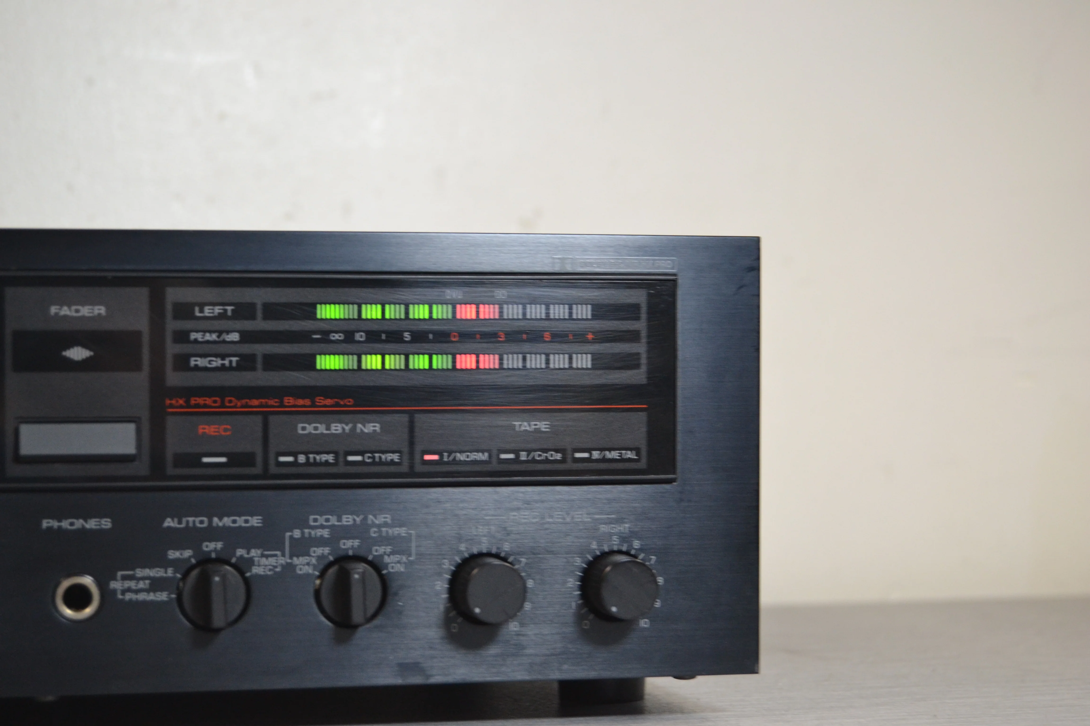 Yamaha KX-400U Single Cassette Deck - Image 4