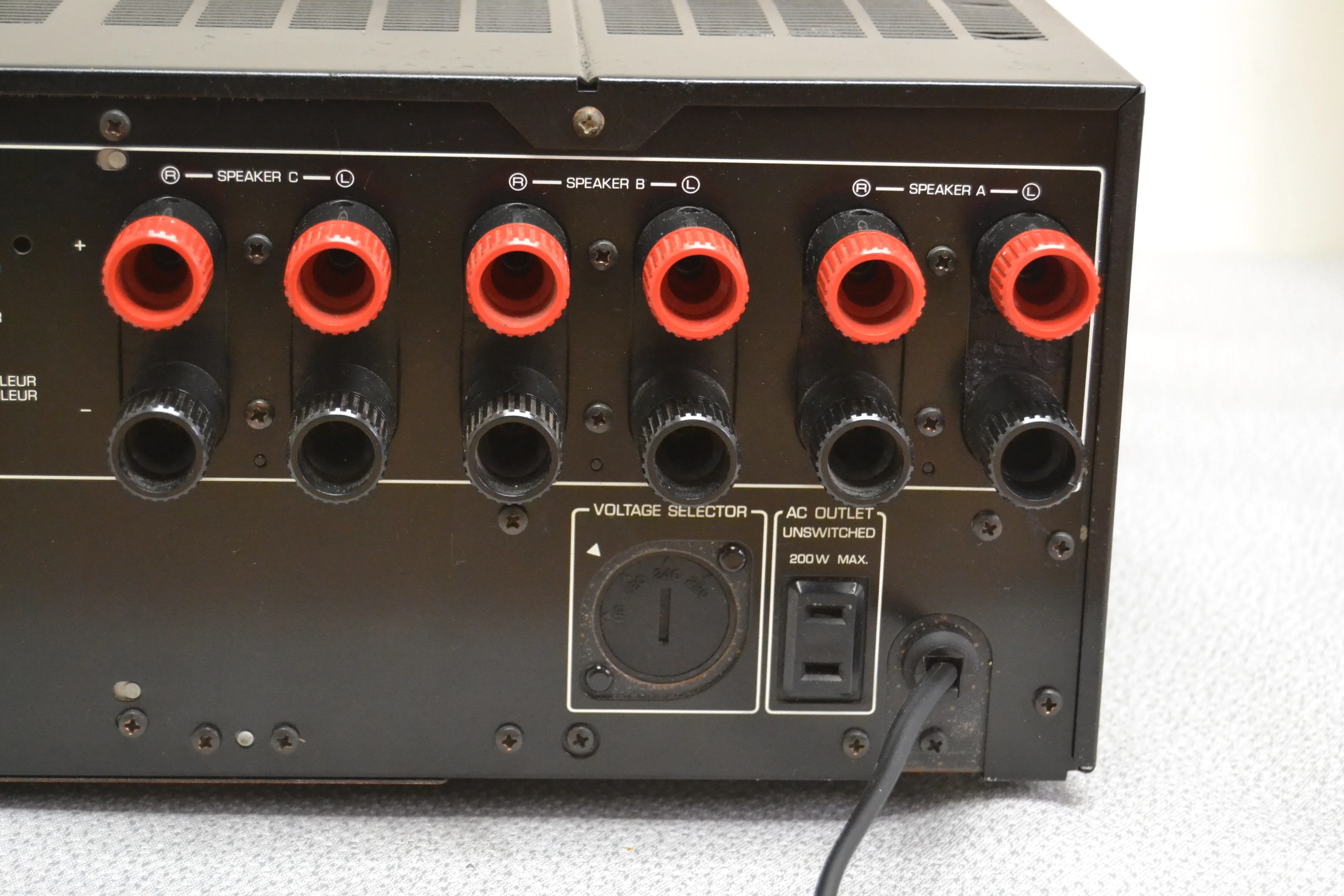 Yamaha M-80 Stereo Power Amplifier * 250W RMS * 1984 - Image 13