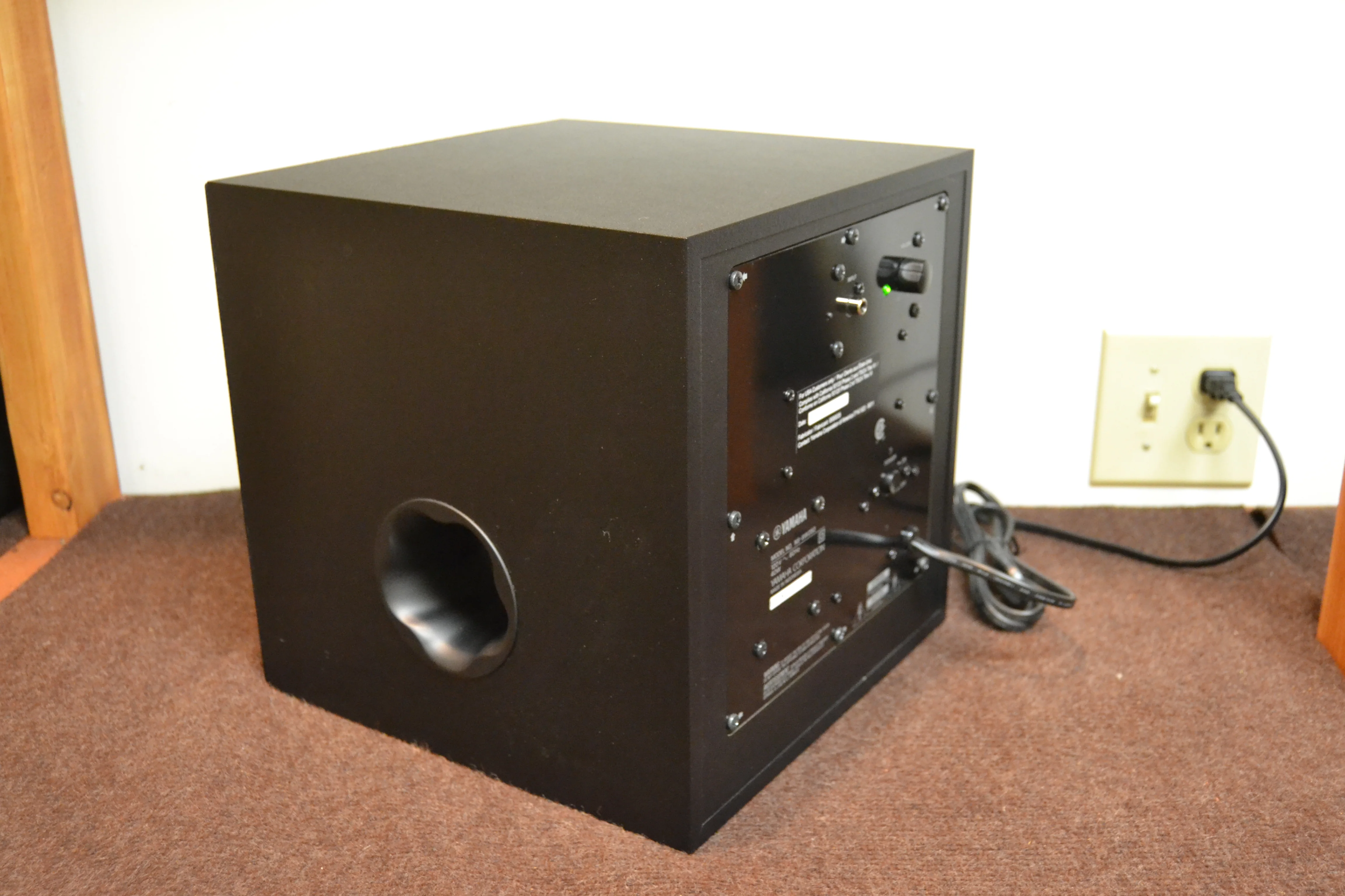 Yamaha NS-SW050 8" 100W Subwoofer (Black) - Image 8