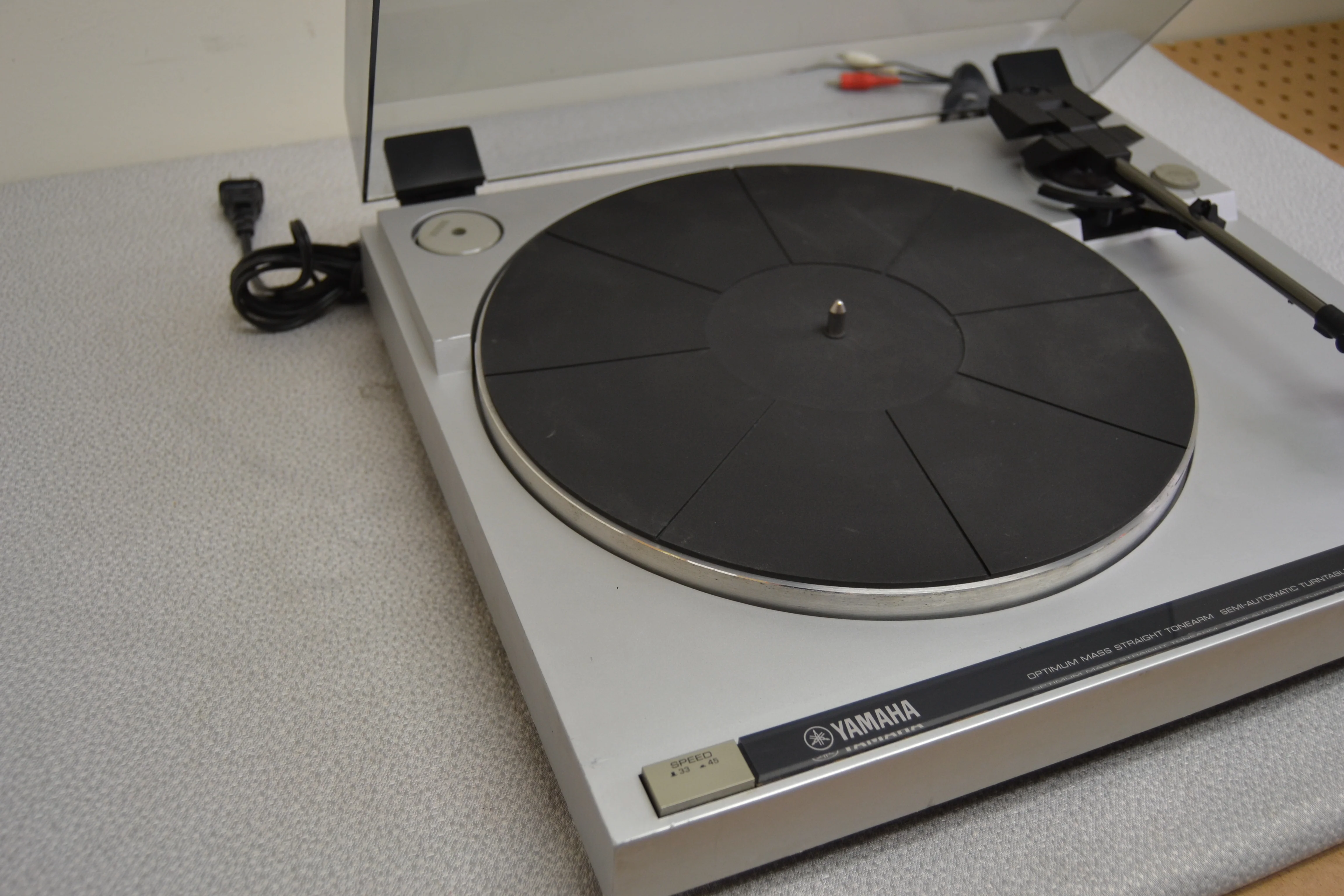 Yamaha P200 Belt Drive Turntable * 1982 - Image 5