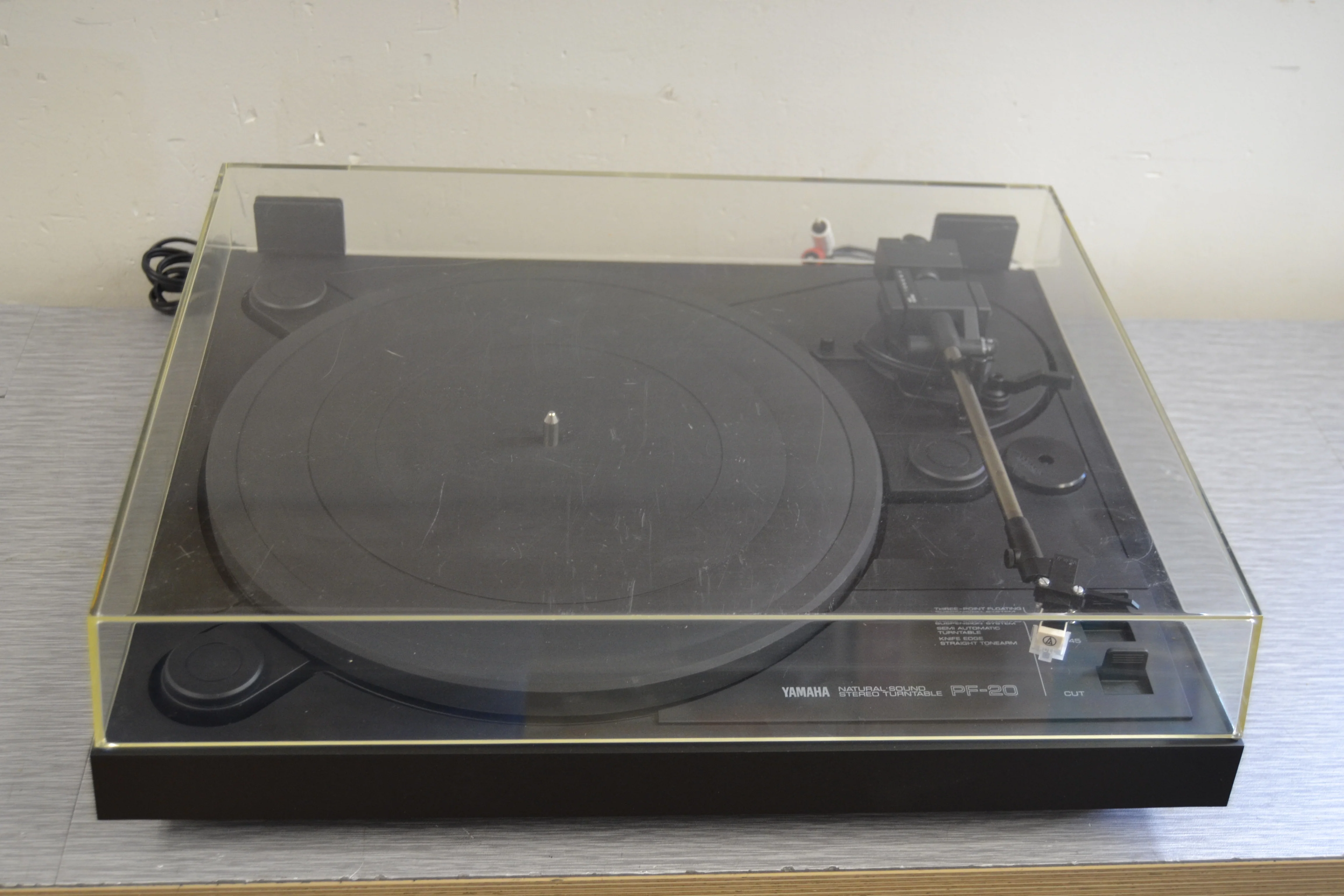 Yamaha PF-20 Belt Drive Turntable * NEW Audio Technica Cartridge