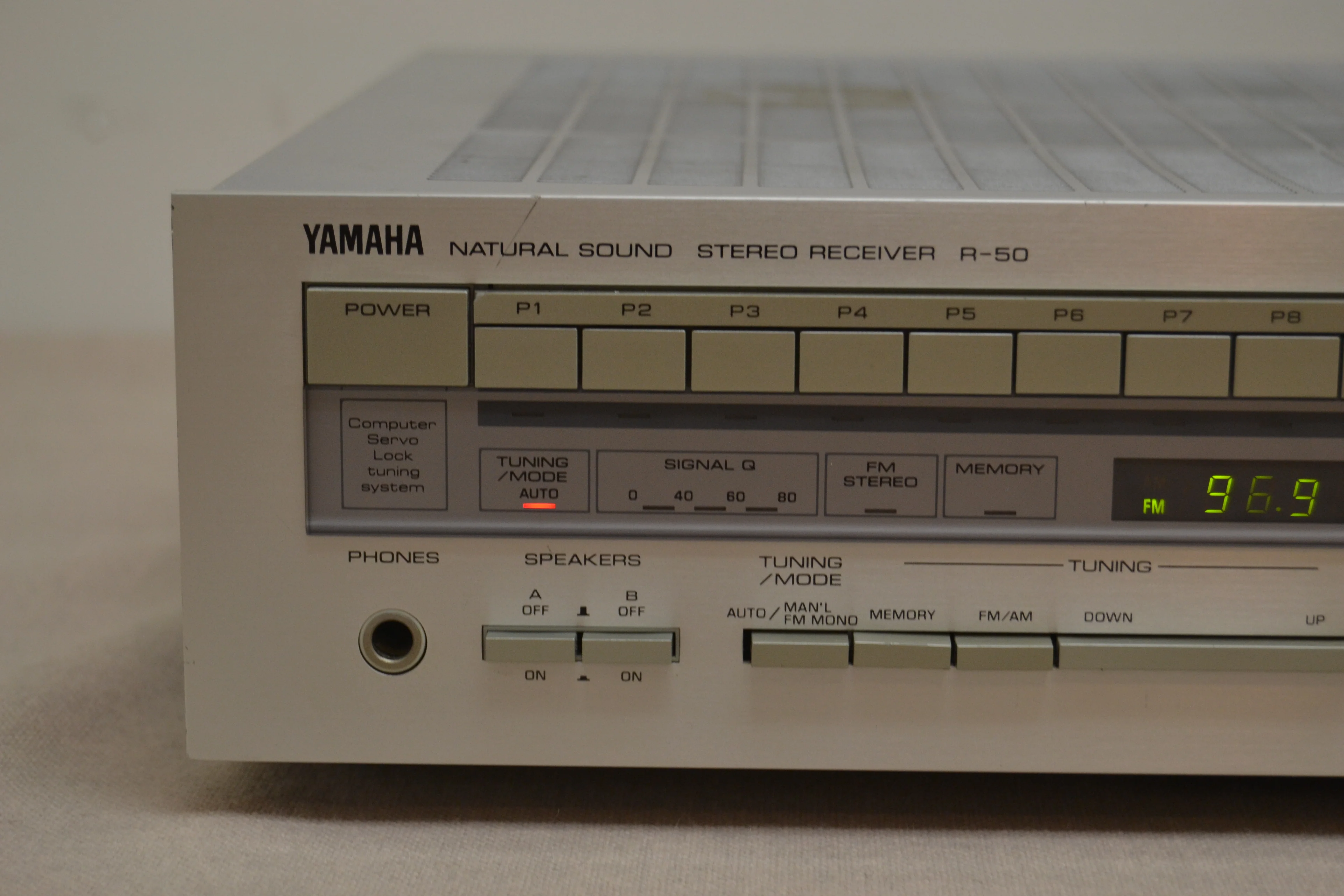 Yamaha R-50 Stereo Receiver * 35W RMS * 1983 - Image 2