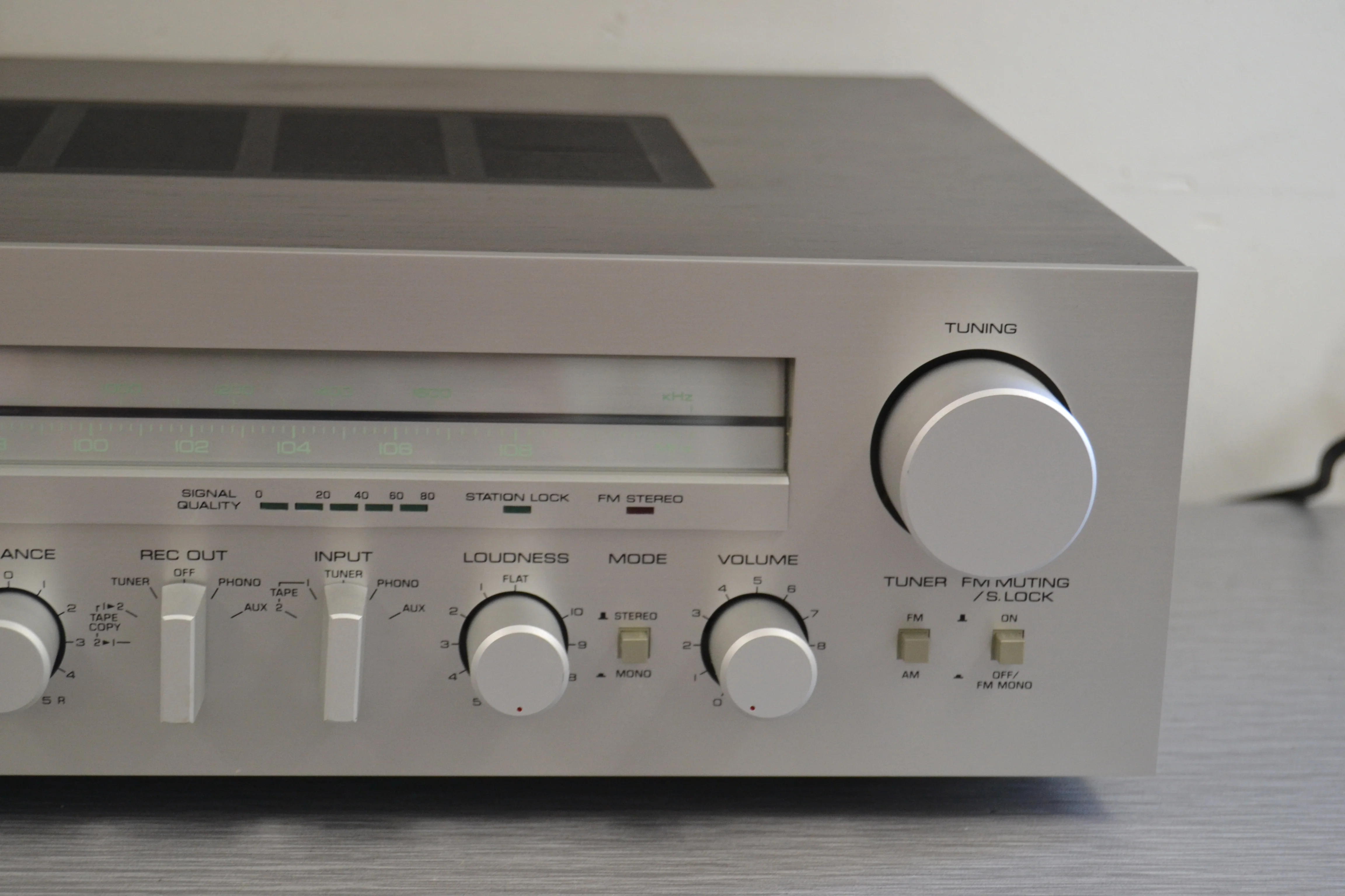 Yamaha R-500 Stereo Receiver * 40W RMS * 1982 - Image 10
