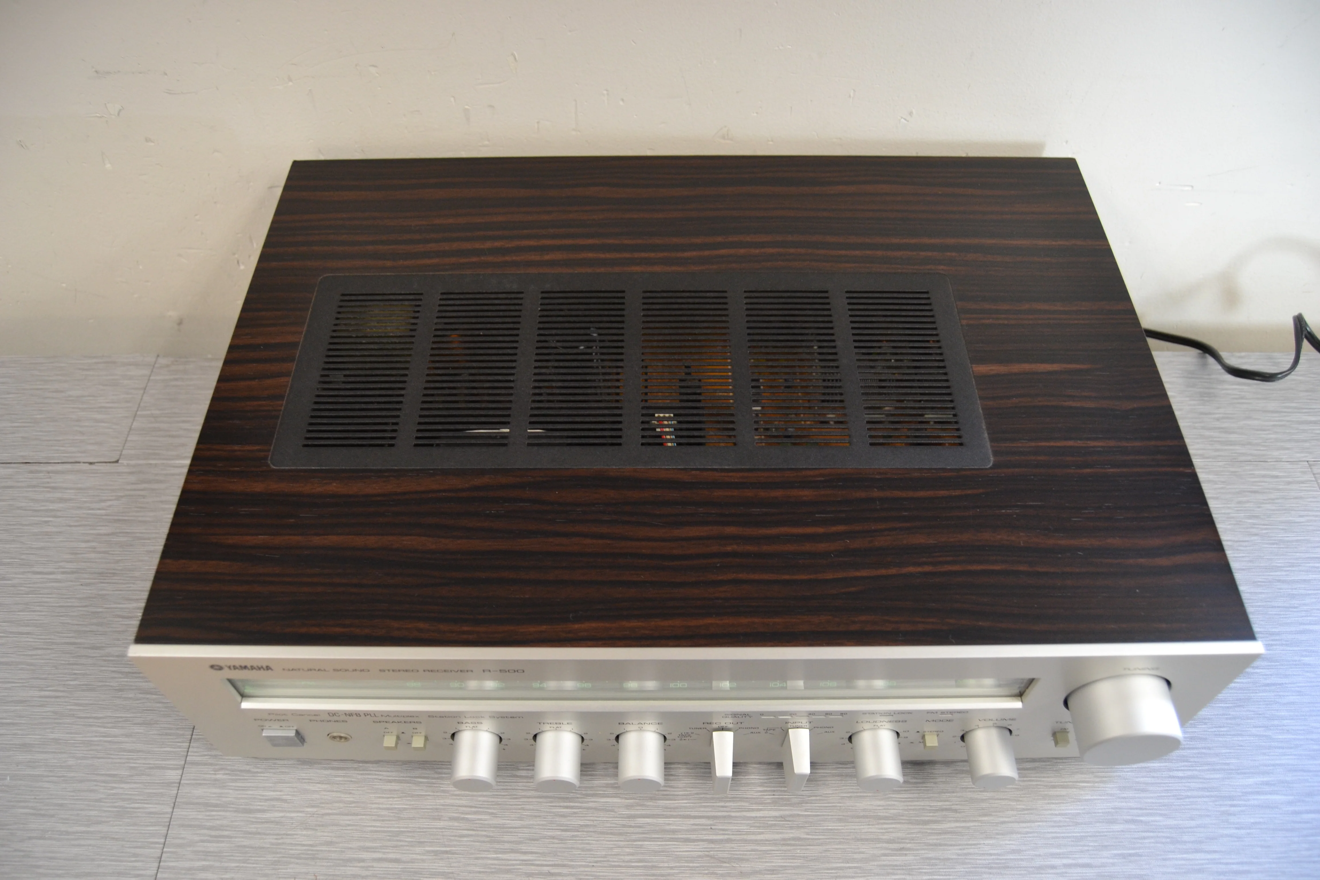 Yamaha R-500 Stereo Receiver * 40W RMS * 1982 - Image 9