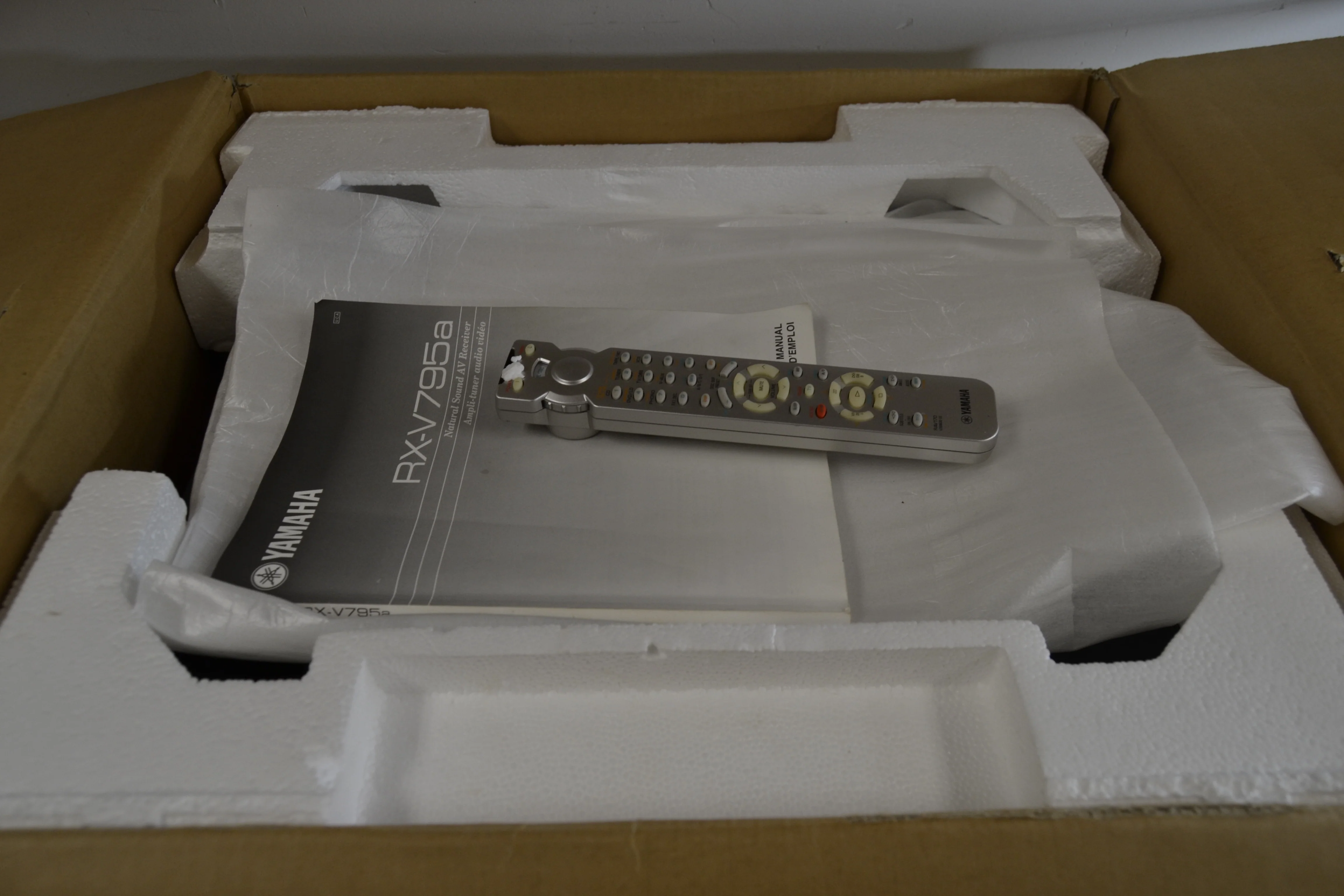Yamaha RX-V795a Stereo Receiver * Remote * Manual * Box - Image 2