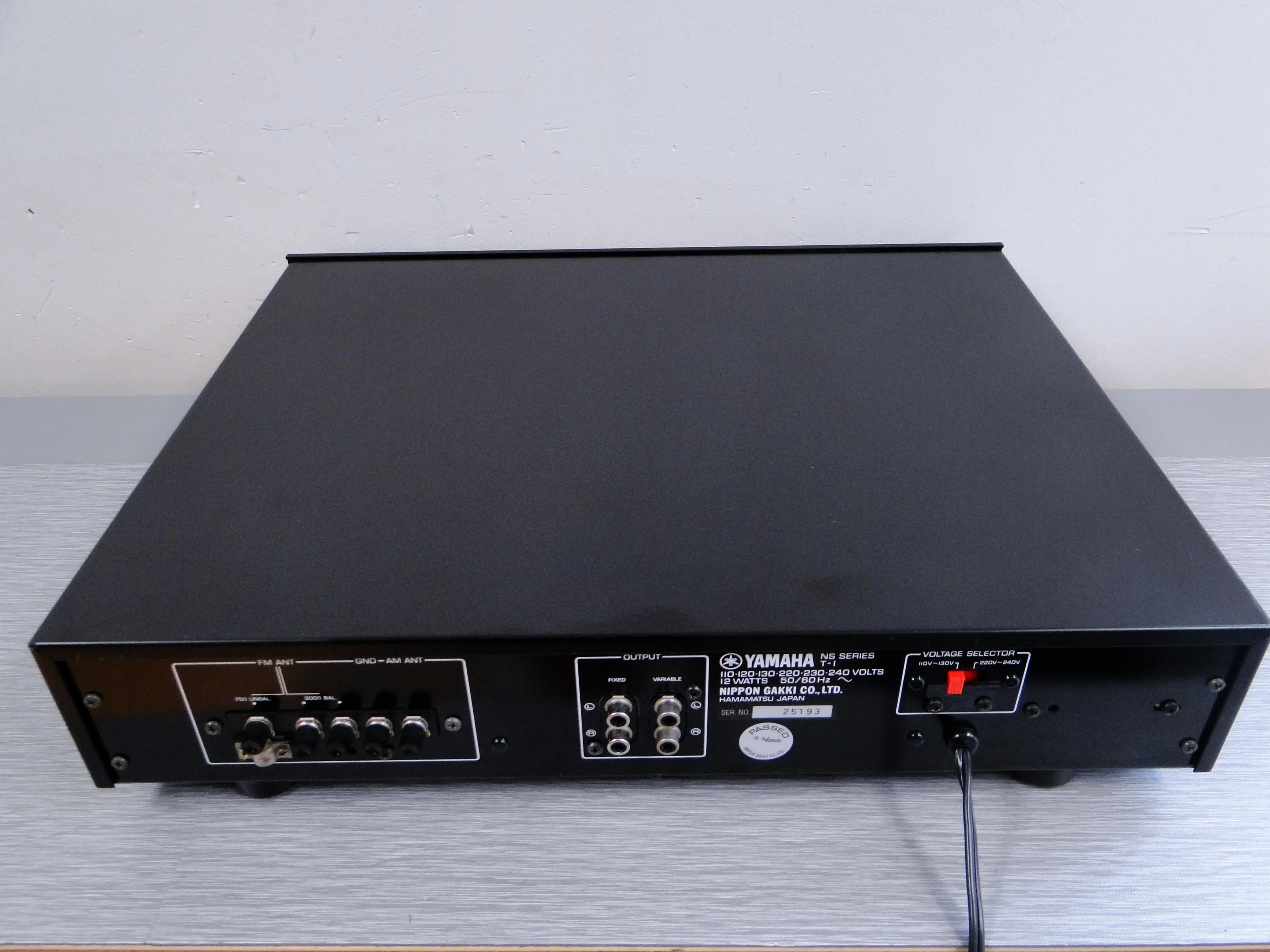 Yamaha T-1 Natural Sound Stereo Tuner (1978-81) - Image 11