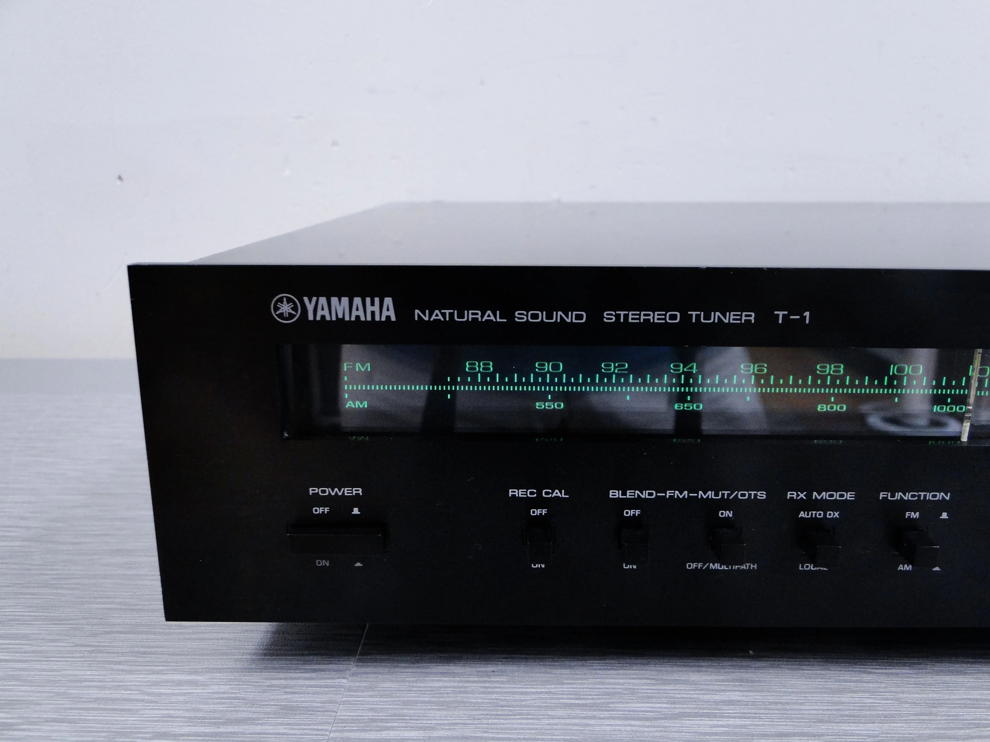 Yamaha T-1 Natural Sound Stereo Tuner (1978-81) - Image 2