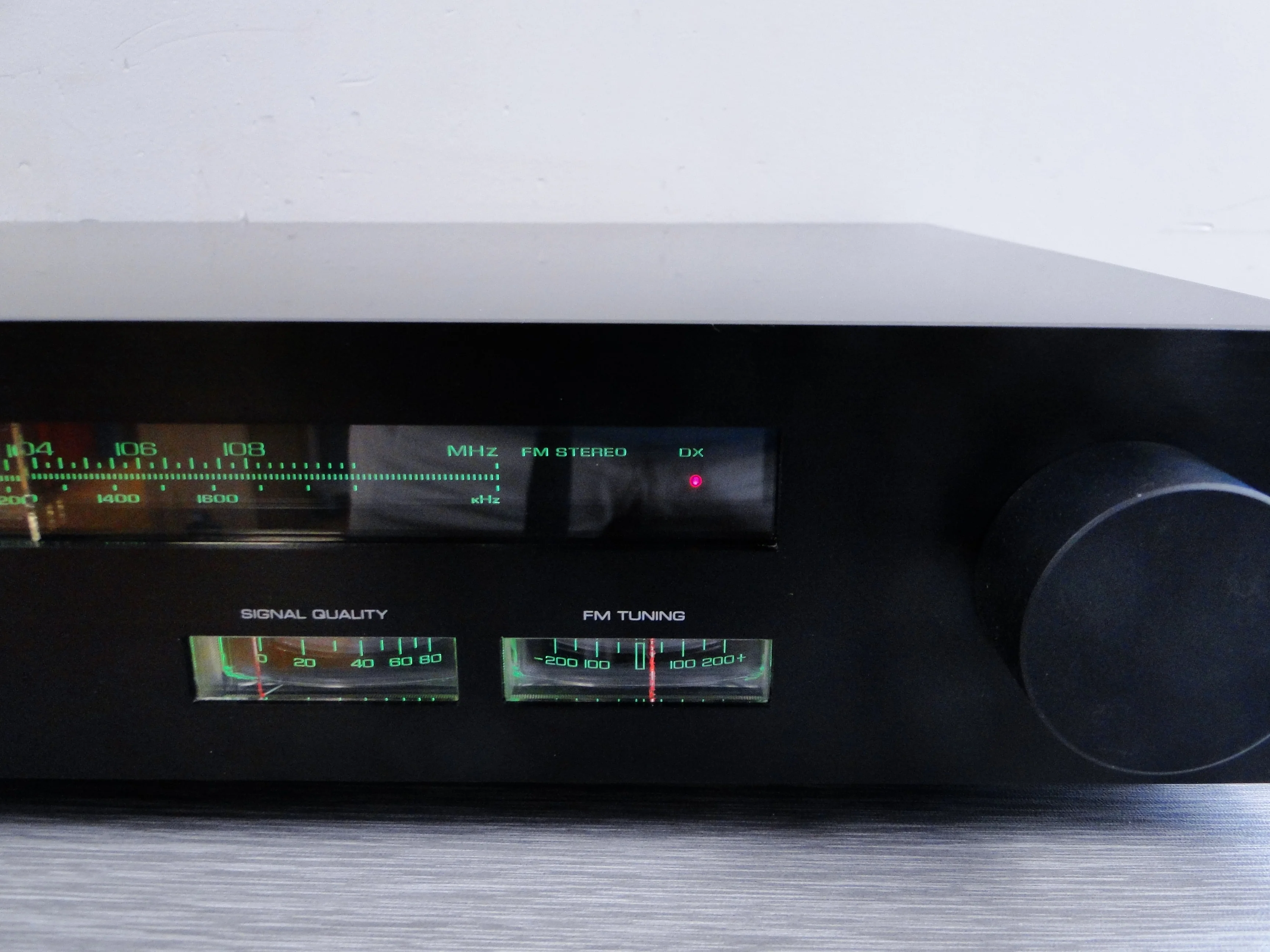 Yamaha T-1 Natural Sound Stereo Tuner (1978-81) - Image 4