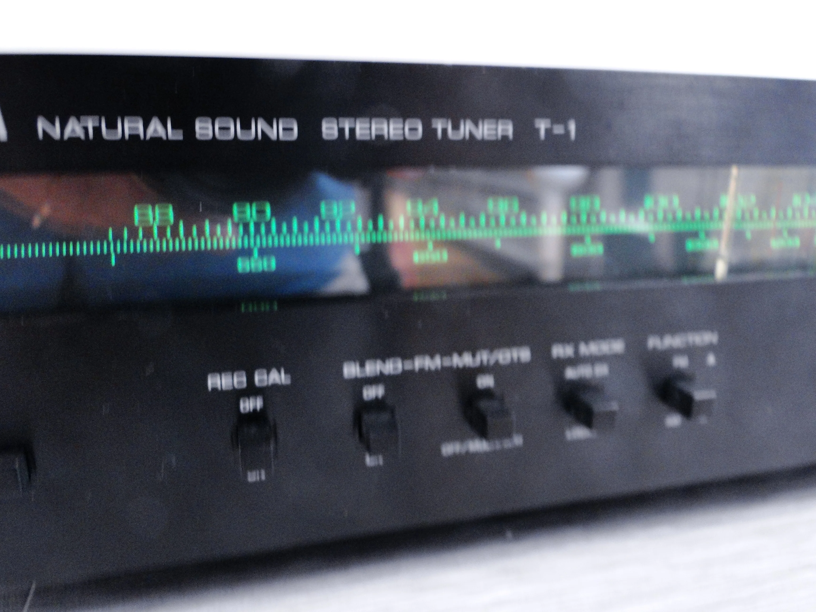 Yamaha T-1 Natural Sound Stereo Tuner (1978-81) - Image 6
