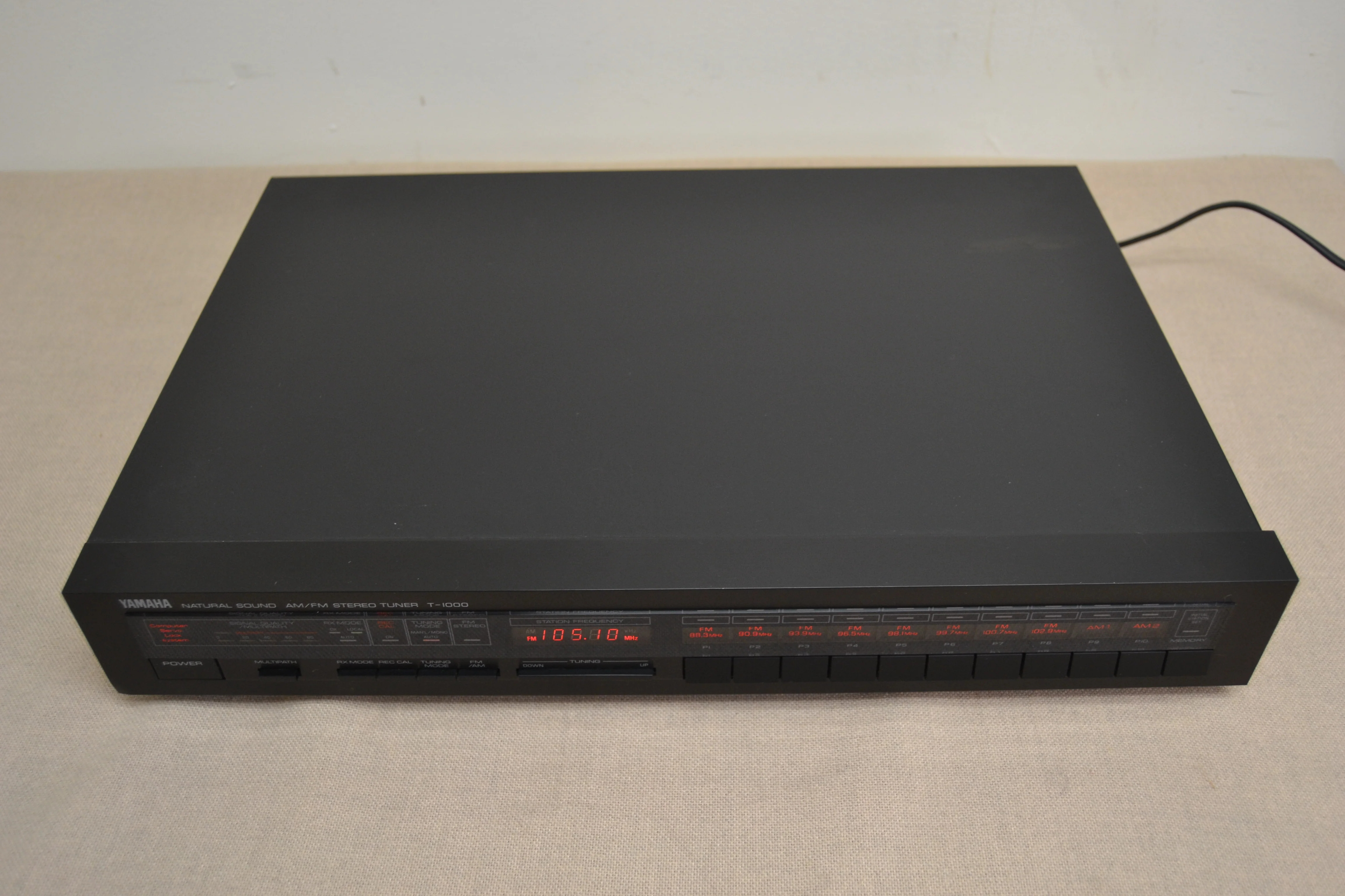 Yamaha T-1000 AM/FM Stereo Tuner - Image 6