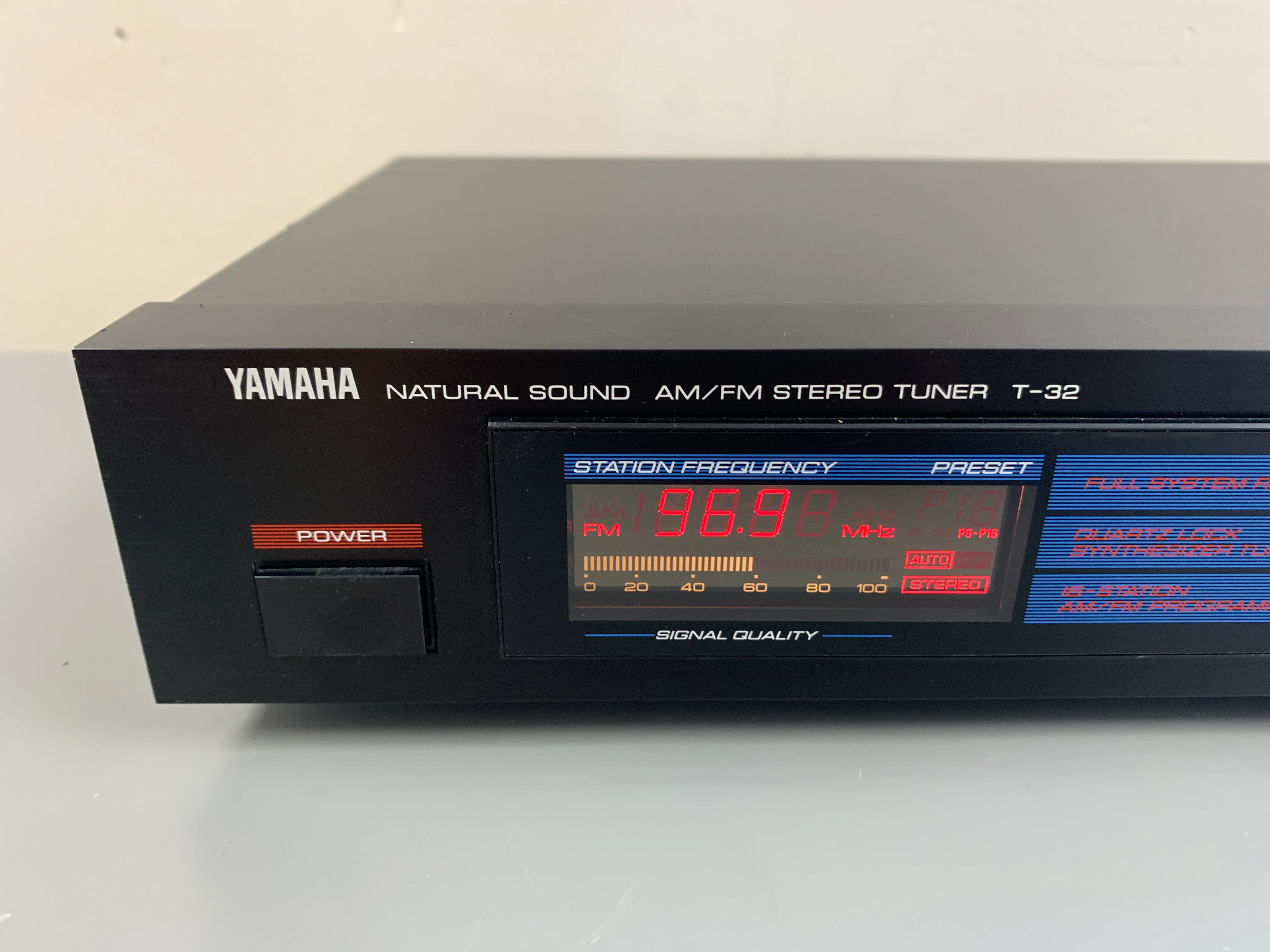 Yamaha T-32 AM/FM Stereo Tuner - Image 2