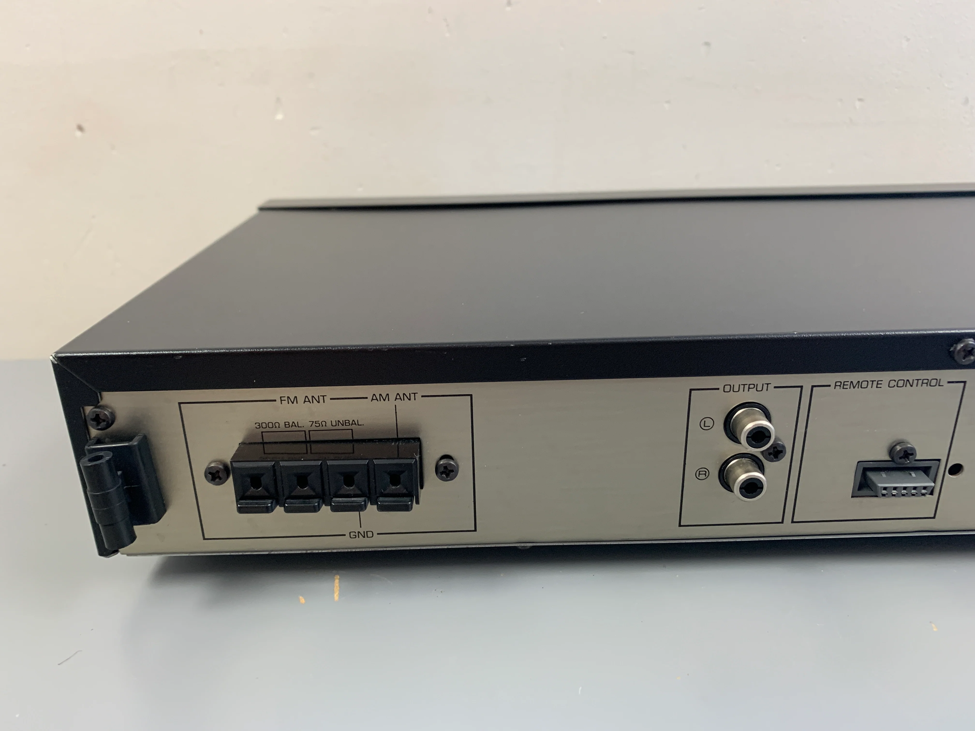Yamaha T-32 AM/FM Stereo Tuner - Image 9