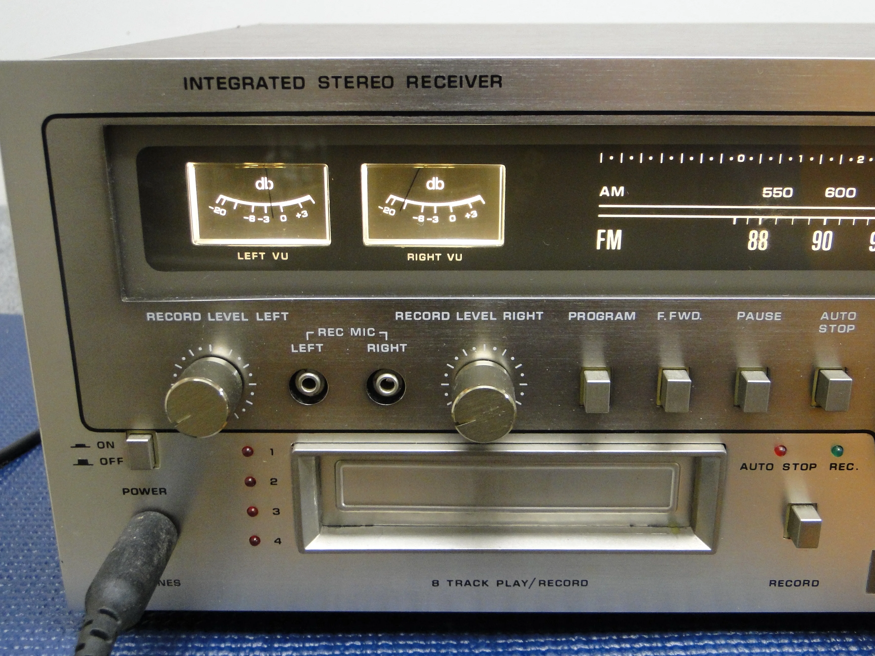 Zenith MC6020 Stereo Receiver with 8-Track Player - Image 3