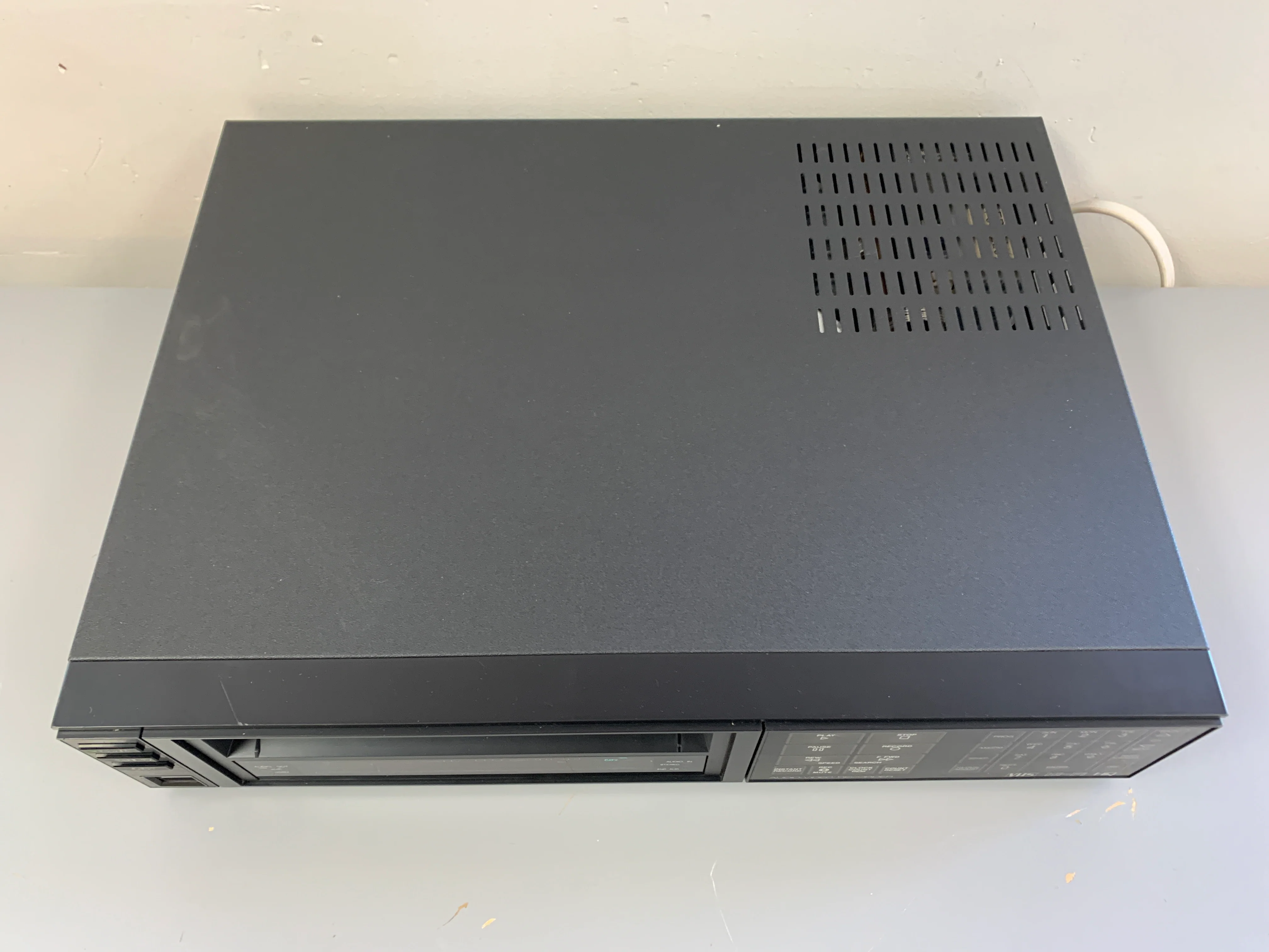 Zenith VR-2220 HiFi HQ Stereo Video Cassette Recorder - Image 5