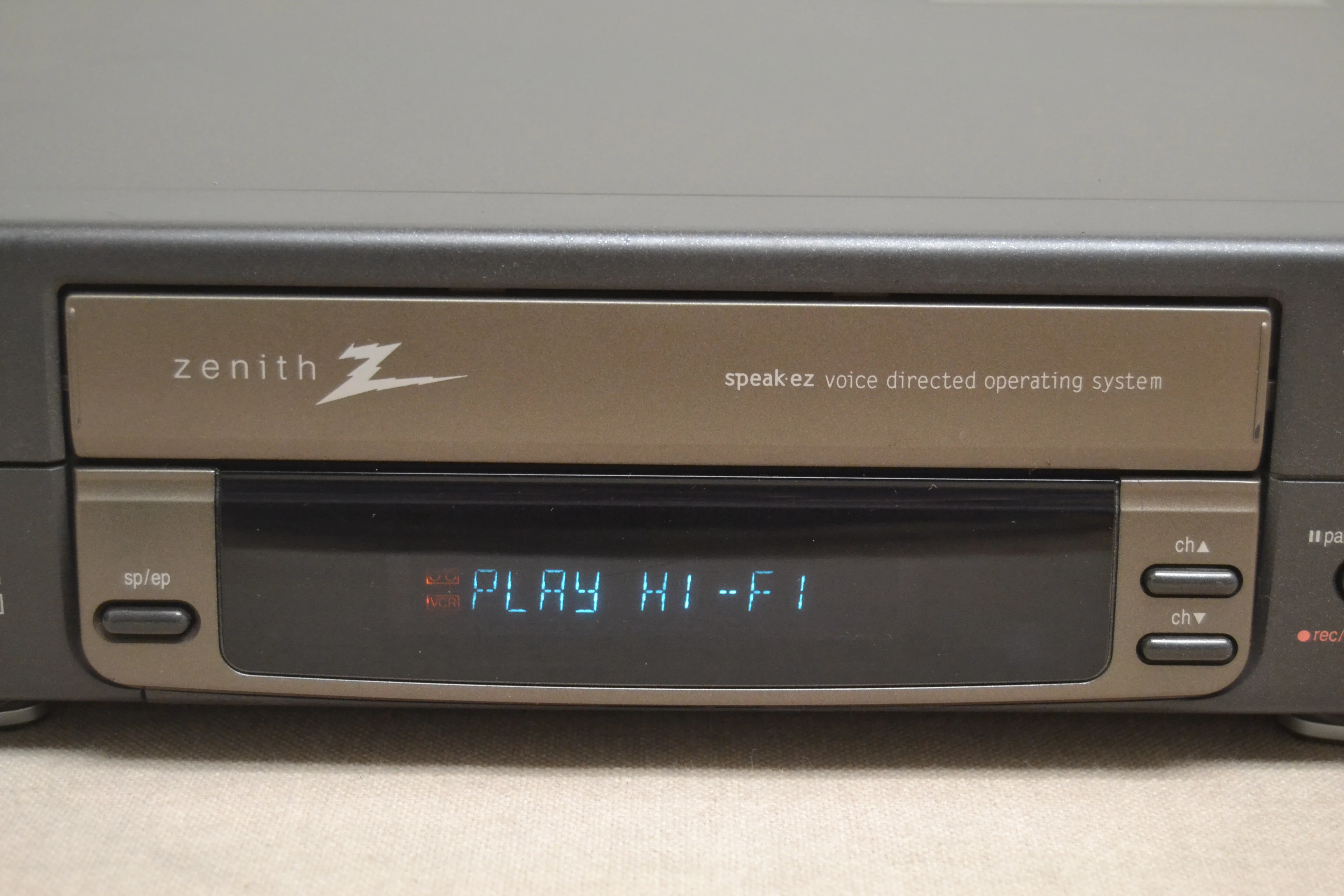 Zenith VRA-424* 4 Heads Hi-Fi Video Cassette Recorder * Fully Serviced * New Belts - Image 3
