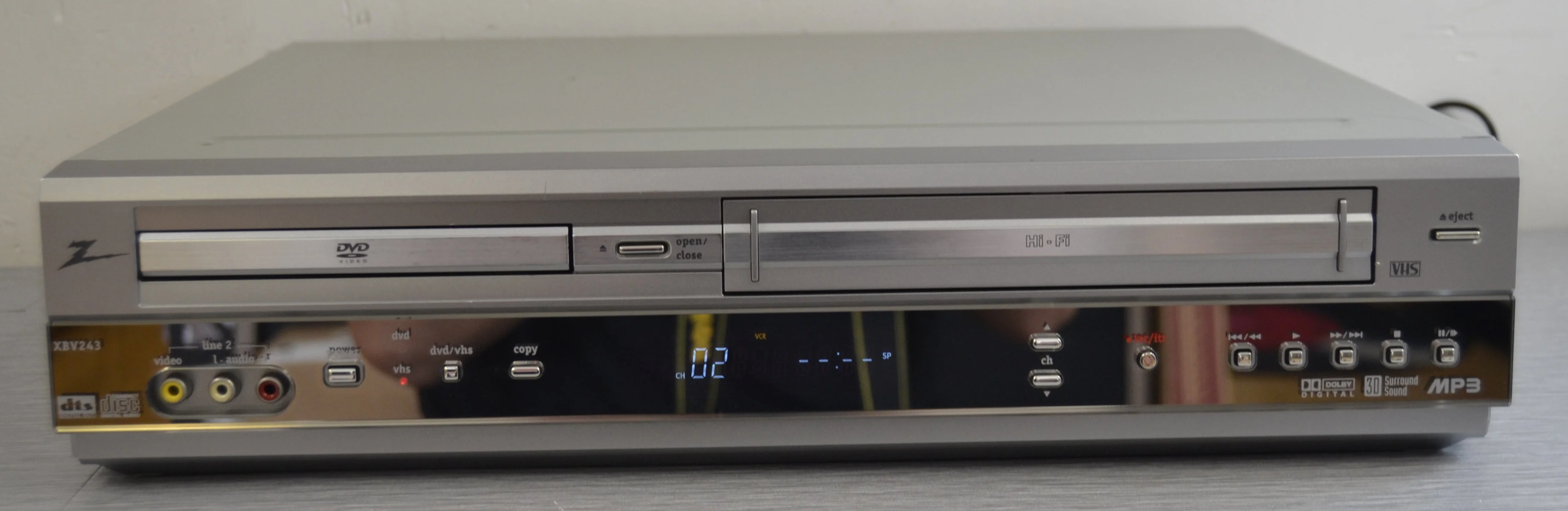 Zenith XBV243 VHS HiFi / DVD Combo Player