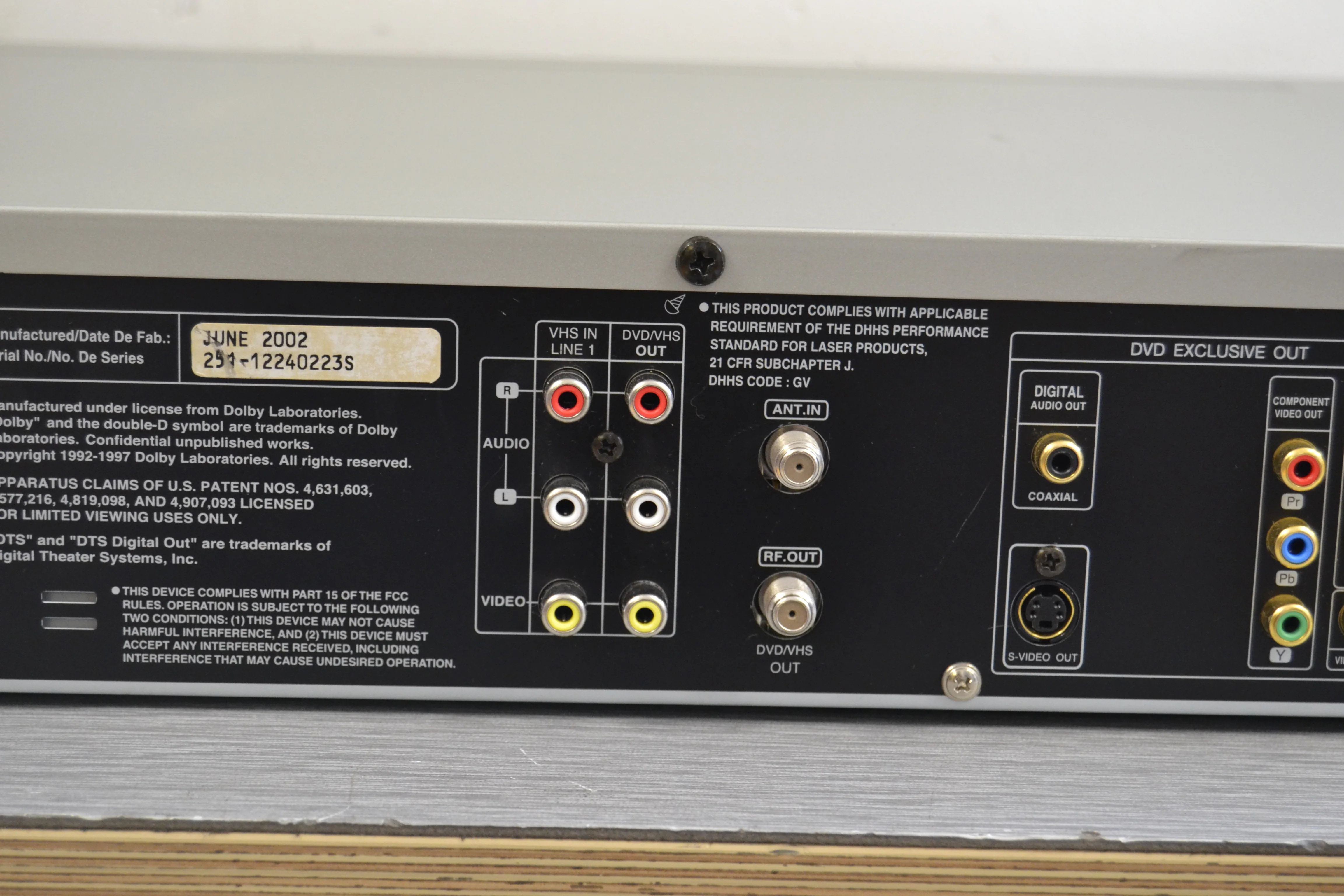 Zenith XBV243 VHS HiFi / DVD Combo Player - Image 10