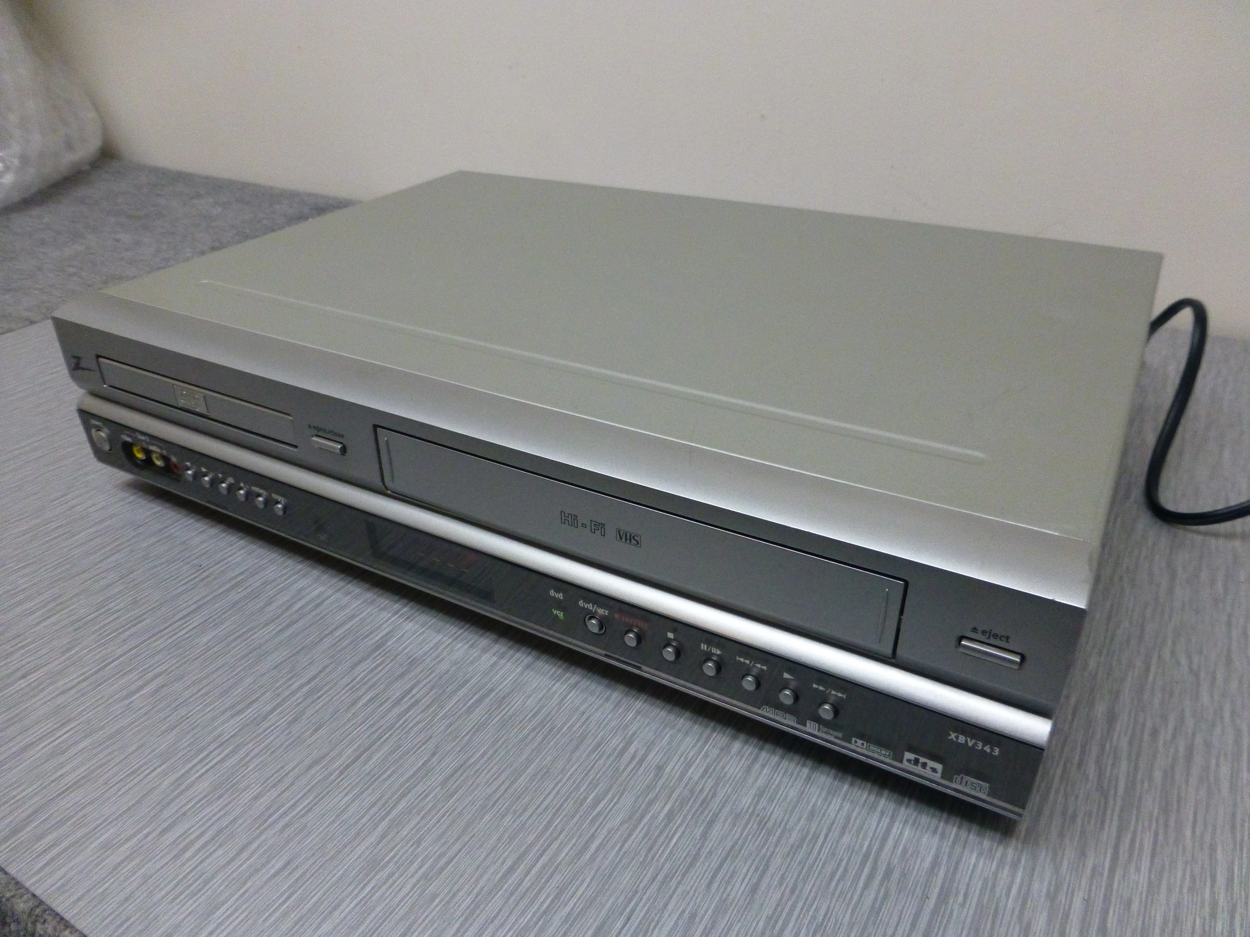 Zenith XVB-343 DVD/VHS Combo - Image 4