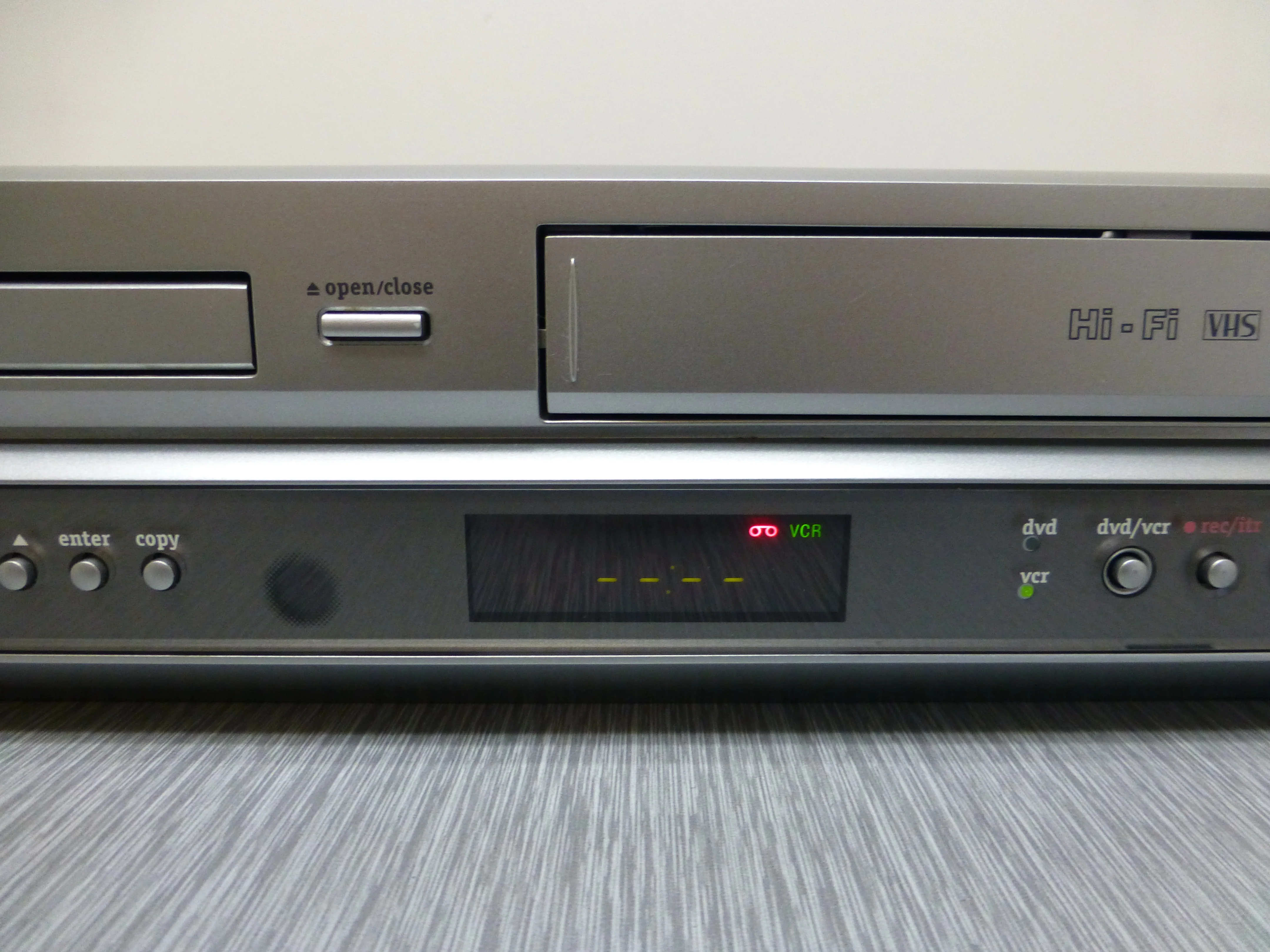 Zenith XVB-343 DVD/VHS Combo - Image 6