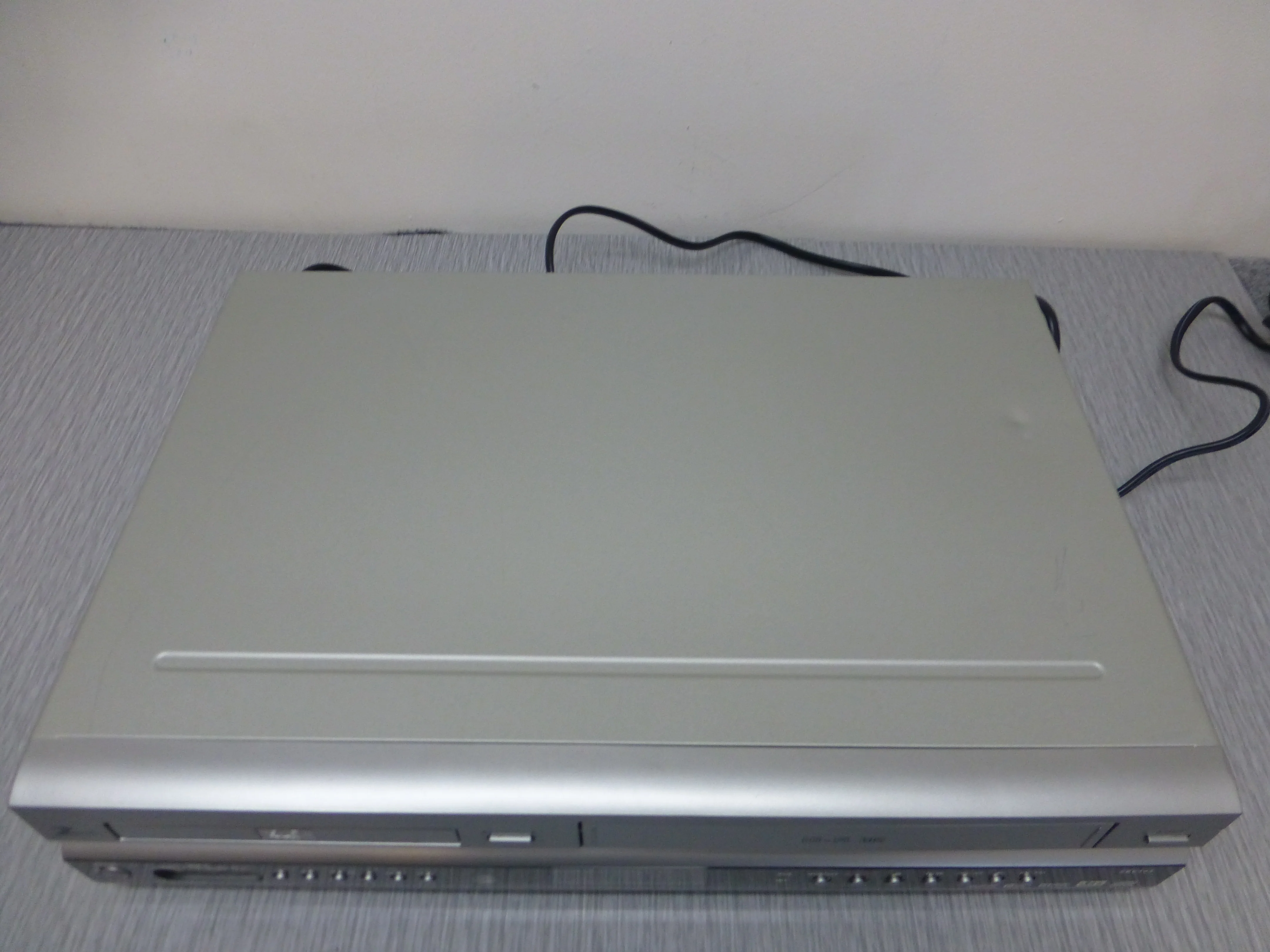Zenith XVB-343 DVD/VHS Combo - Image 8
